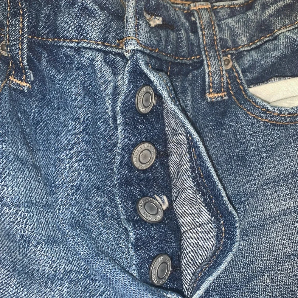Vanilla Star  Cropped Distressed Jeans Size 7